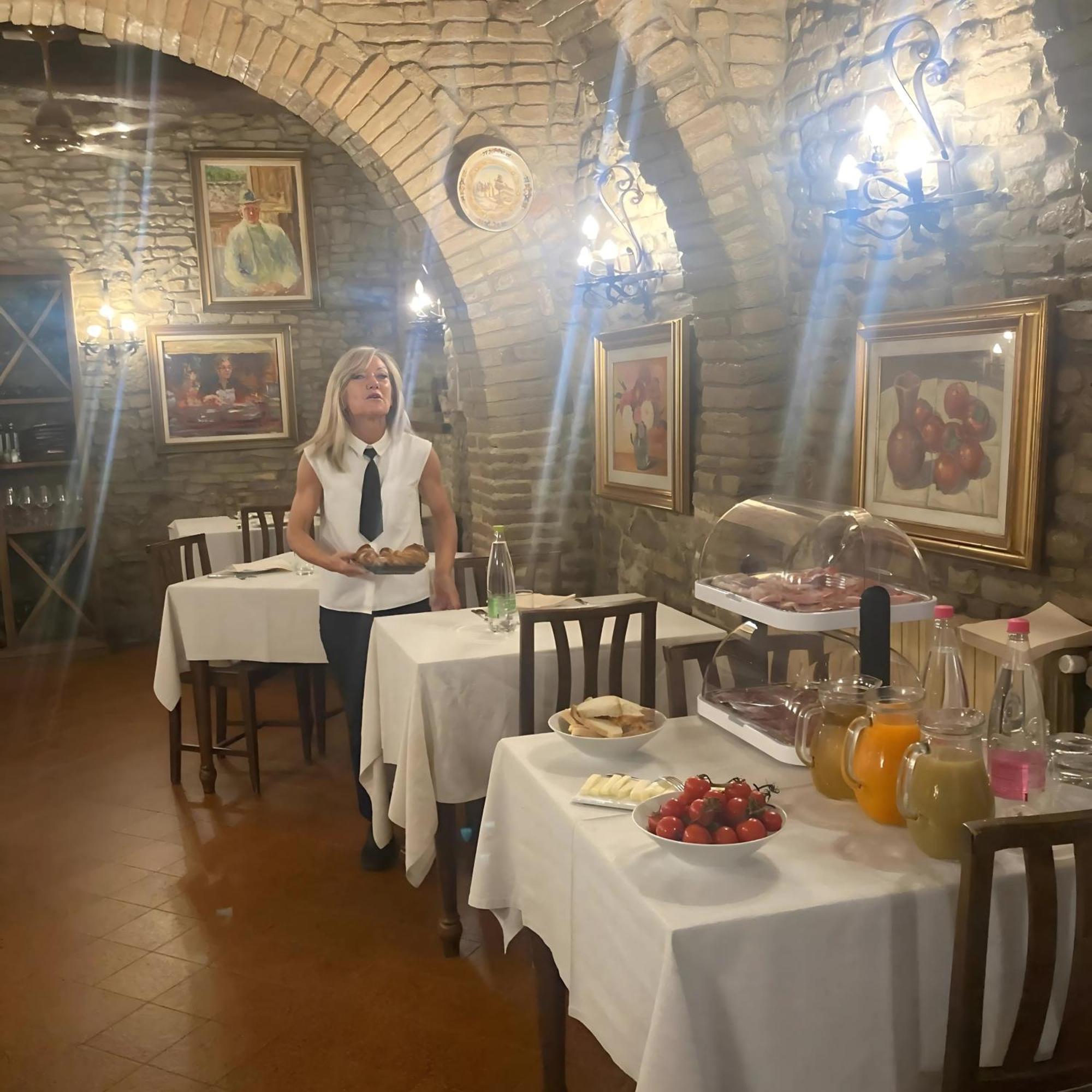 Locanda Il Pino San Gimignano Exterior foto